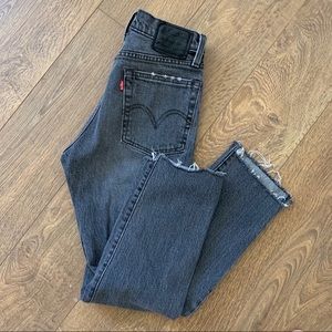 Size 23 Levi’s Wedgie Straight